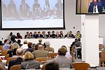 Keskiviikkona 16. maaliskuuta presidentti Halonen kertoi YK:n yleiskokoukselle kestävän kehityksen paneelin työstä. Kuva: UN Photo/Mark Garten 